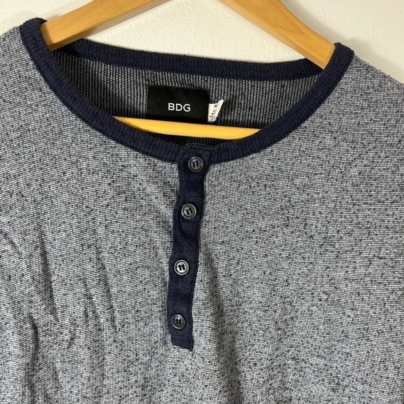 Bdg Urban Outfitters Blue Henley Mens Size Medium Shirt Long Sleeve - Picture 3 of 7